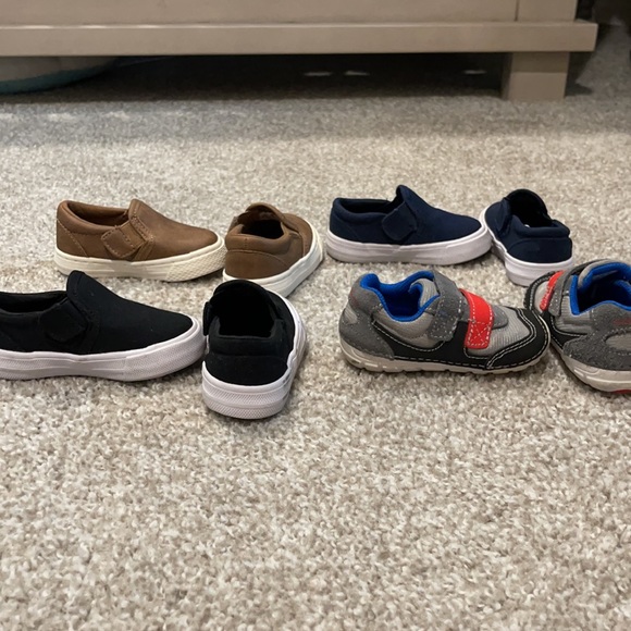 All 4 shoes. Slightly used toddler size 4, the gray red blue ones are size 4.5 - Picture 3 of 3